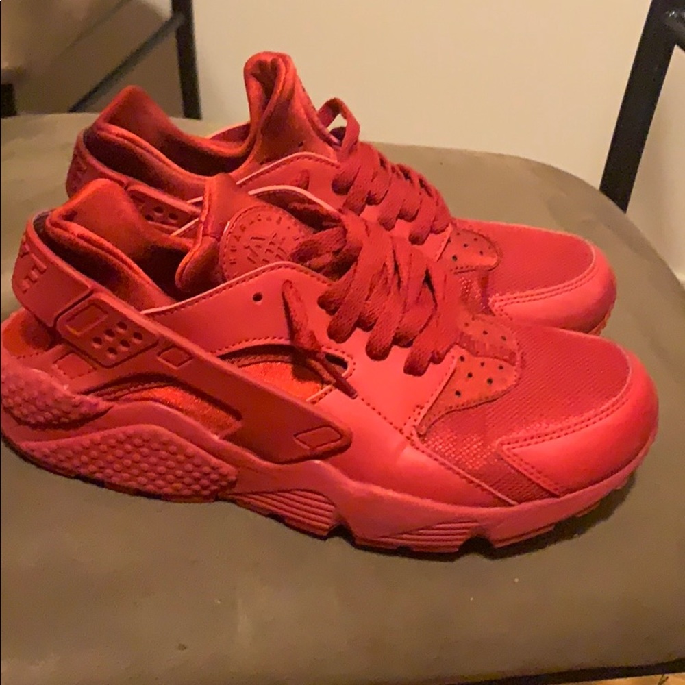 Red Nike Huraches